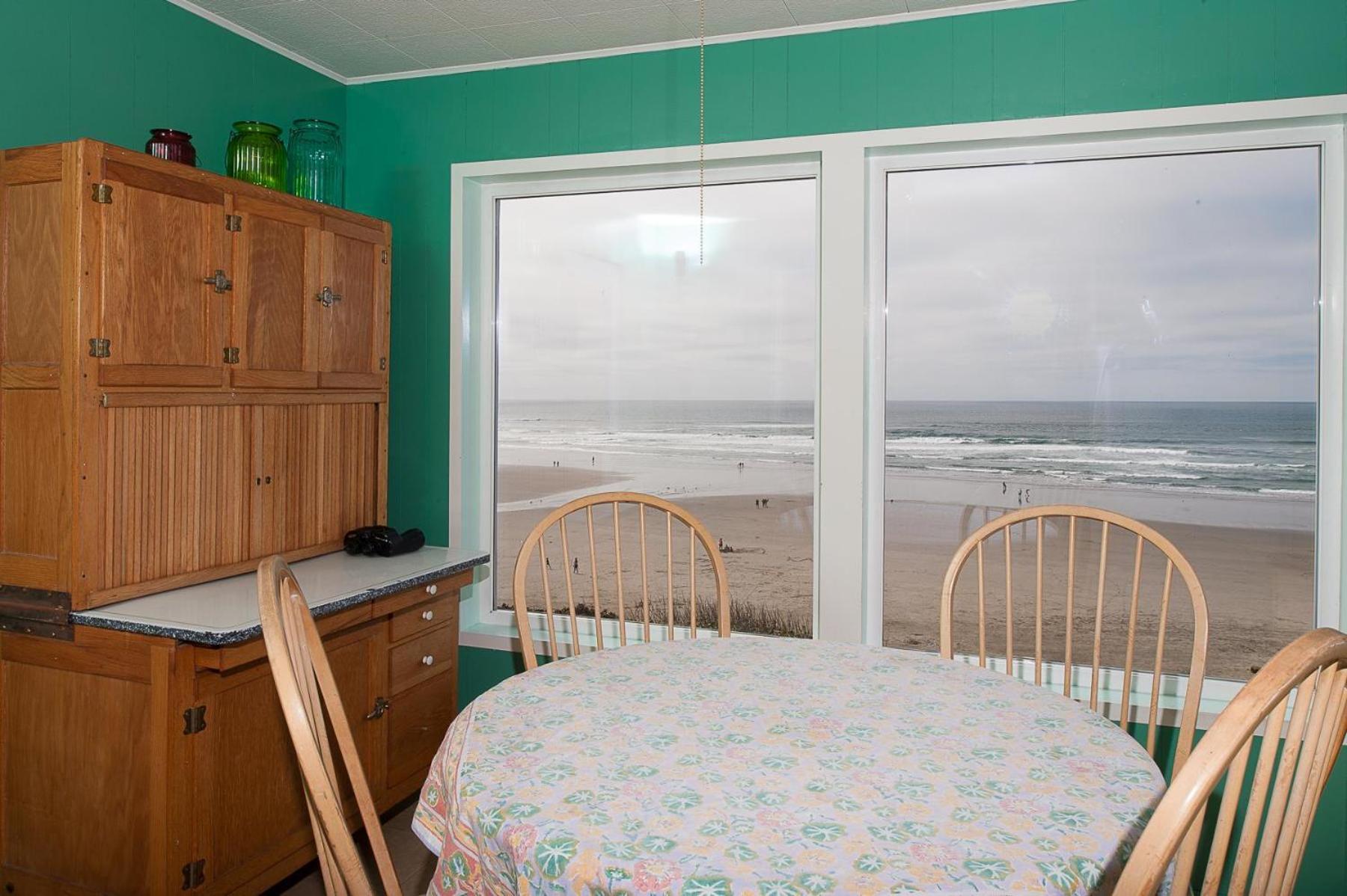 On The Beach Newport Exterior foto